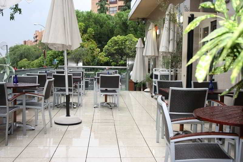 Ah El Parque - Arturo Soria Centro Hotel Madrid Restoran gambar